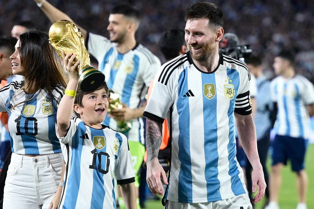 Lionel Messi desmiente rumores sobre el futuro de su hijo Thiago