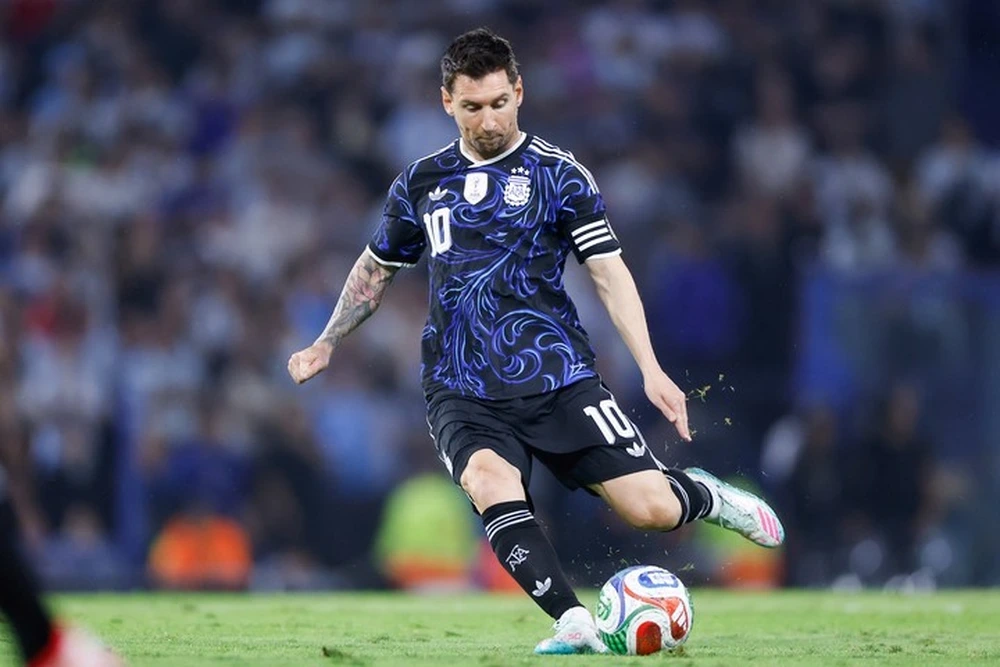 Lionel Messi brilló con un triplete en su debut en el Mundial 2026