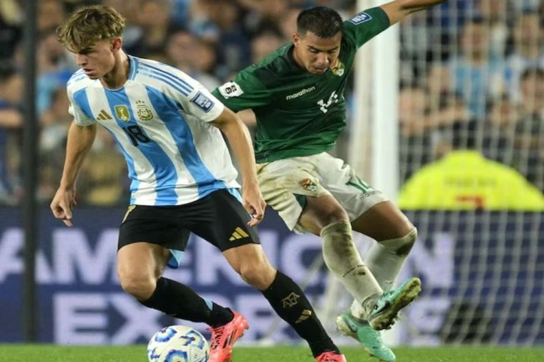 Nico Paz rechaza oferta del Arsenal tras hablar con José Mourinho