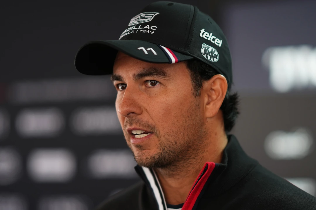 Checo Pérez expresa su deseo de ver a México en el Mundial