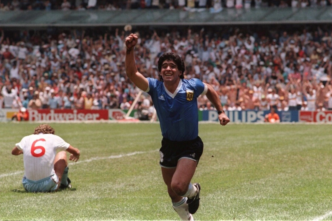 Argentina e Inglaterra se enfrentan en semifinal del Mundial