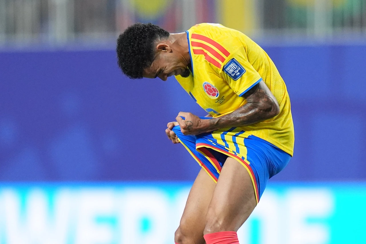 Luis Díaz celebra la clasificación de Colombia tras vencer a Ghana